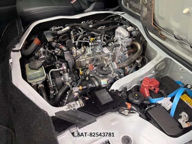 Toyota HIACE VAN 2023-09 8730625-17