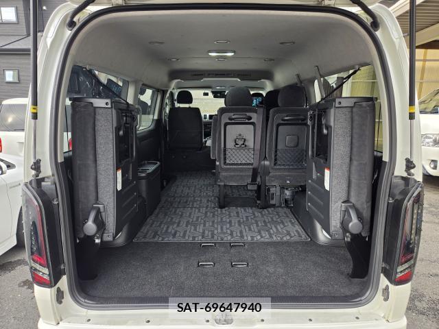 Toyota HIACE WAGON 2023-08 8726080-12