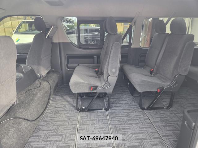 Toyota HIACE WAGON 2023-08 8726080-14
