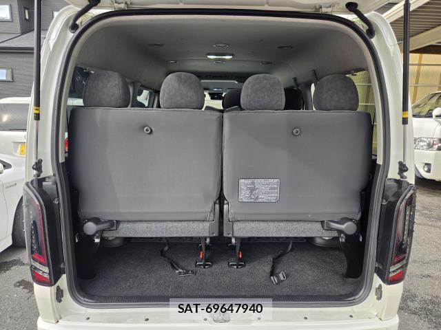 Toyota HIACE WAGON 2023-08 8726080-17