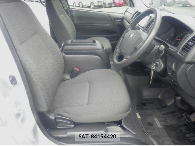 Toyota HIACE WAGON 2017-06 8726376-3
