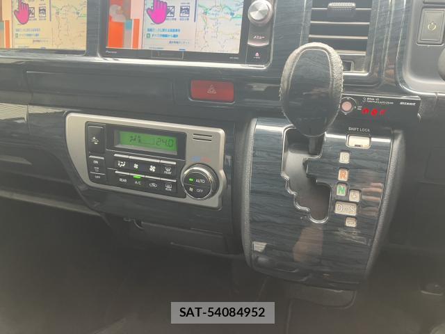 Toyota HIACE WAGON 2019-02 8728271-10