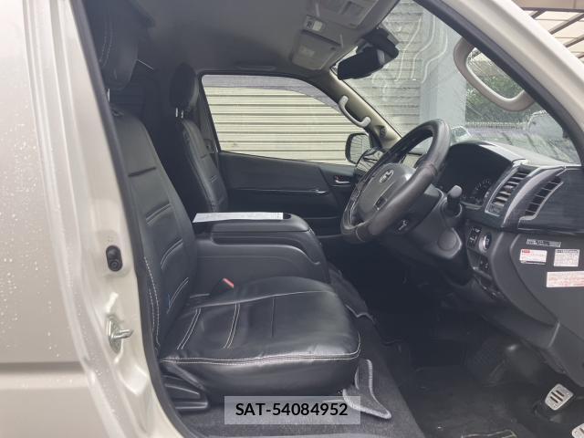 Toyota HIACE WAGON 2019-02 8728271-3