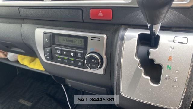 Toyota HIACE WAGON 2022-03 8729545-14