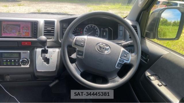 Toyota HIACE WAGON 2022-03 8729545-16