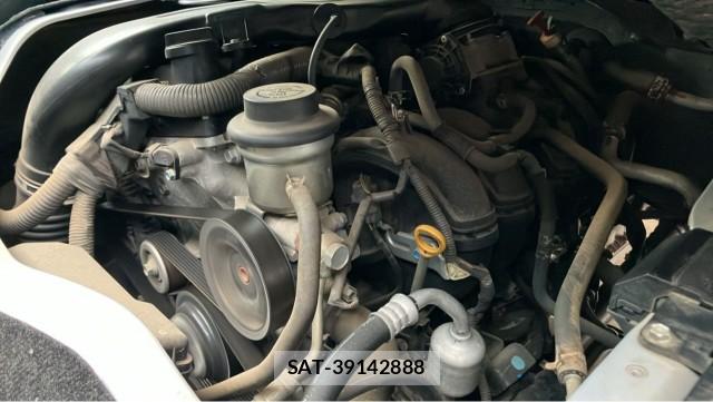 Toyota HIACE WAGON 2011-09 8729583-7