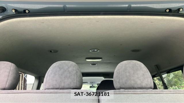 Toyota HIACE WAGON 2010-01 8729633-15