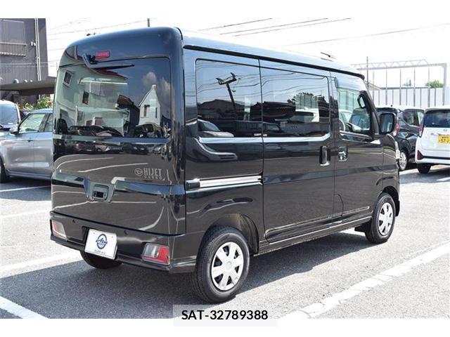 Daihatsu HIJET CARGO 2025-12 8726152-3