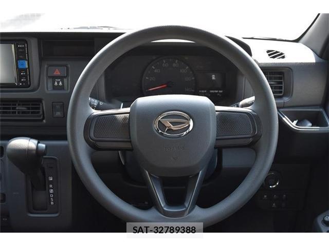 Daihatsu HIJET CARGO 2025-12 8726152-5