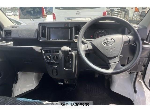 Daihatsu HIJET CARGO 2019-08 8726910-2