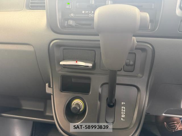 Daihatsu HIJET CARGO 2013-04 8728739-6