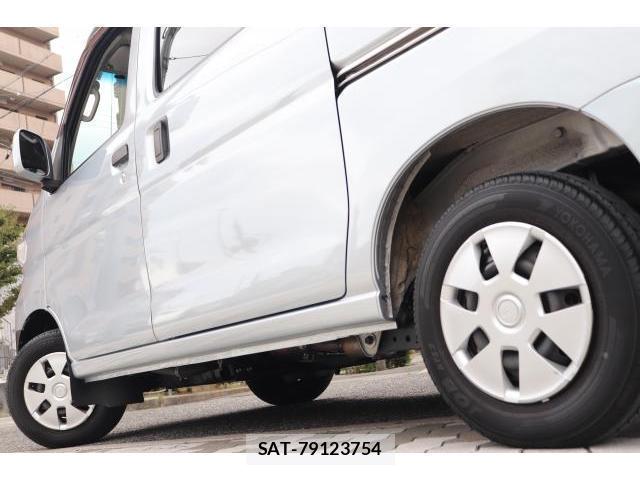 Daihatsu HIJET CARGO 2021-11 8730281-8