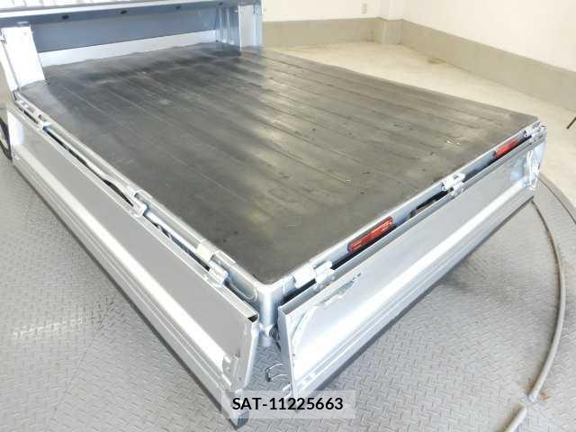 Daihatsu HIJET TRUCK 2025-05 8728942-18