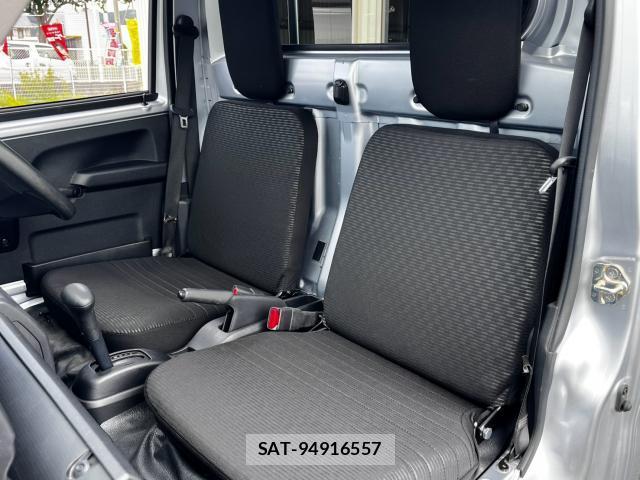 Daihatsu HIJET TRUCK 2022-10 8730048-9