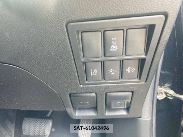 Toyota HILUX 2019-03 8725811-16
