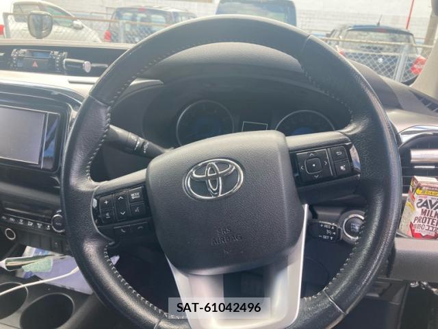 Toyota HILUX 2019-03 8725811-17