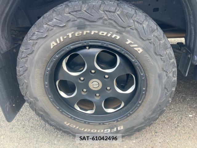 Toyota HILUX 2019-03 8725811-5