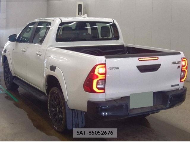 Toyota HILUX 2023-03 8726409-1