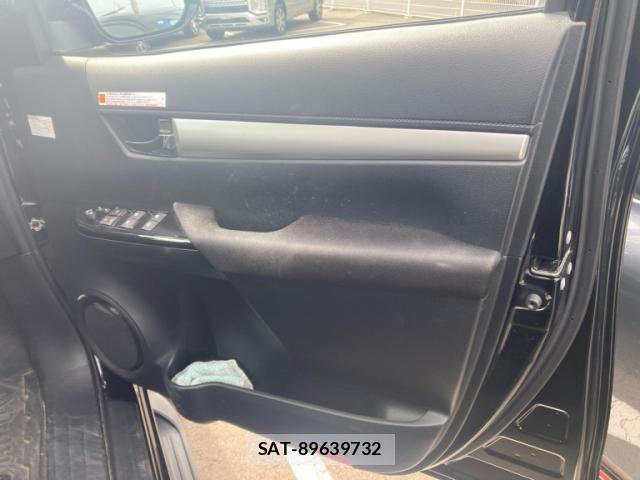 Toyota HILUX 2020-09 8727324-14