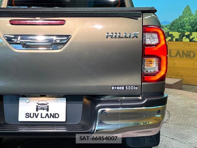 Toyota HILUX 2023-12 8727747-1