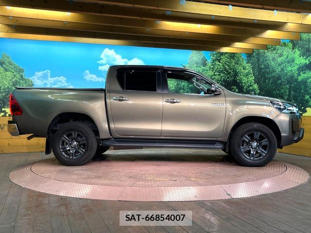 Toyota HILUX 2023-12 8727747-11