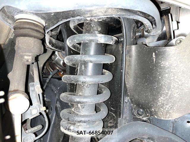 Toyota HILUX 2023-12 8727747-15