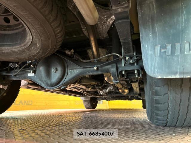 Toyota HILUX 2023-12 8727747-4