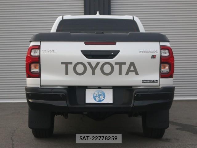 Toyota HILUX 2023-11 8728445-1