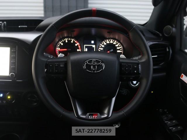 Toyota HILUX 2023-11 8728445-17