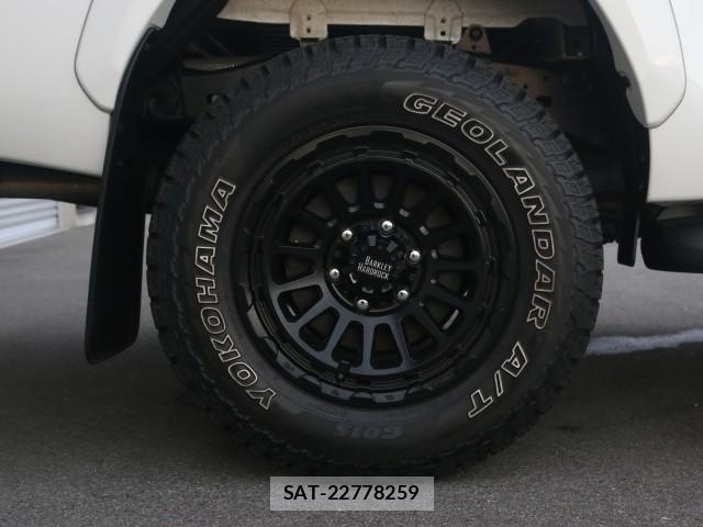 Toyota HILUX 2023-11 8728445-19