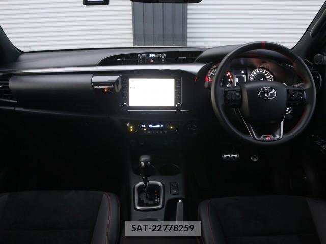 Toyota HILUX 2023-11 8728445-2
