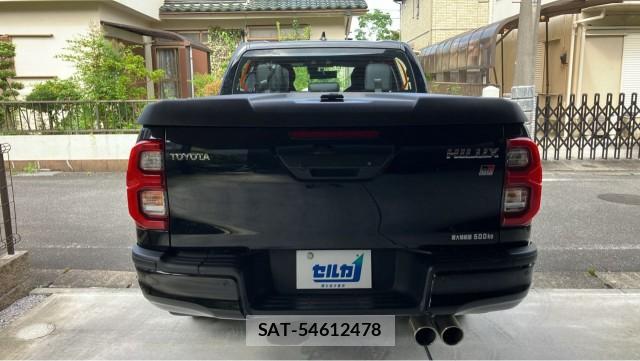 Toyota HILUX 2022-07 8729562-1