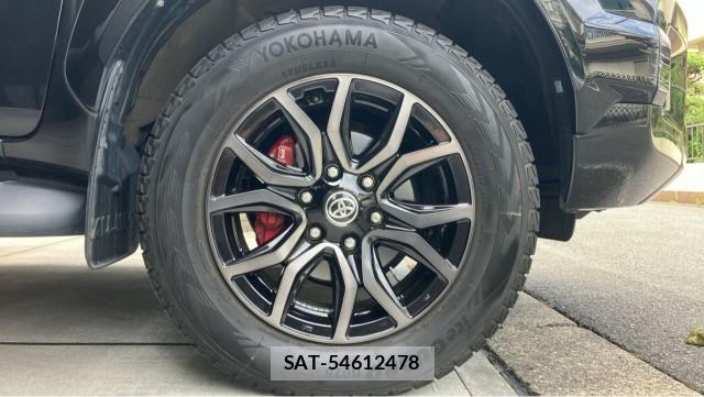 Toyota HILUX 2022-07 8729562-8