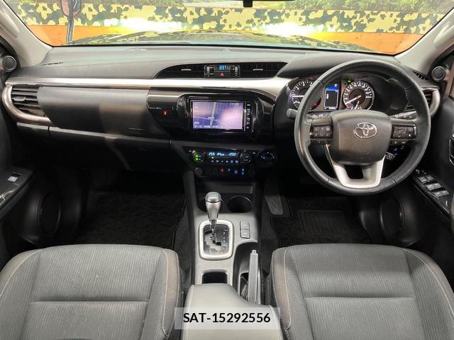 Toyota HILUX 2023-08 8730623-1