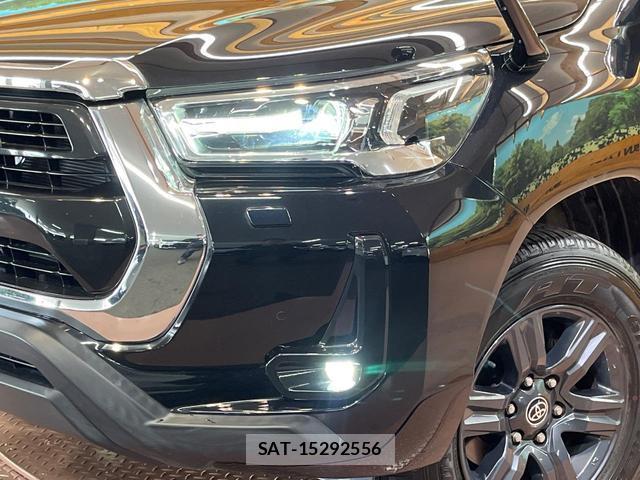 Toyota HILUX 2023-08 8730623-11