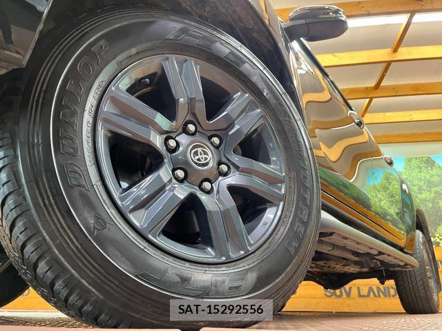Toyota HILUX 2023-08 8730623-12