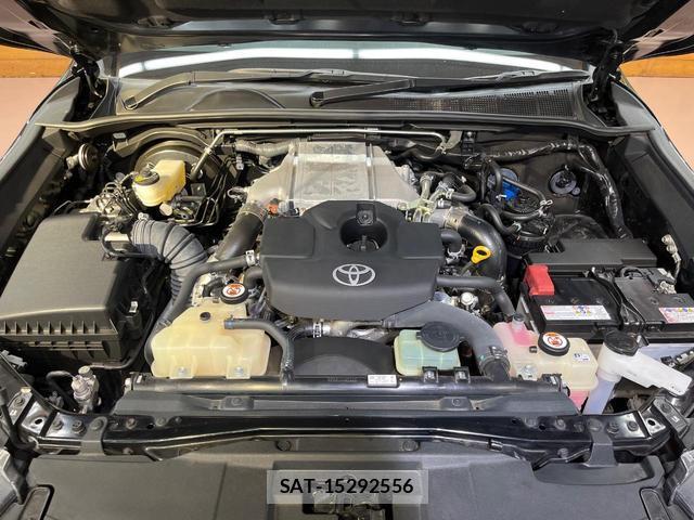 Toyota HILUX 2023-08 8730623-17