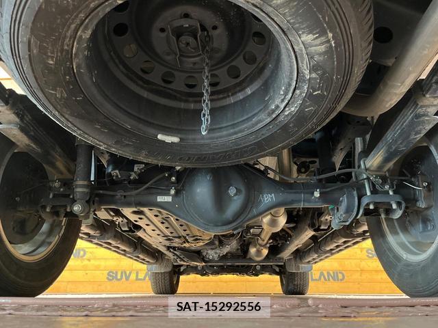 Toyota HILUX 2023-08 8730623-18