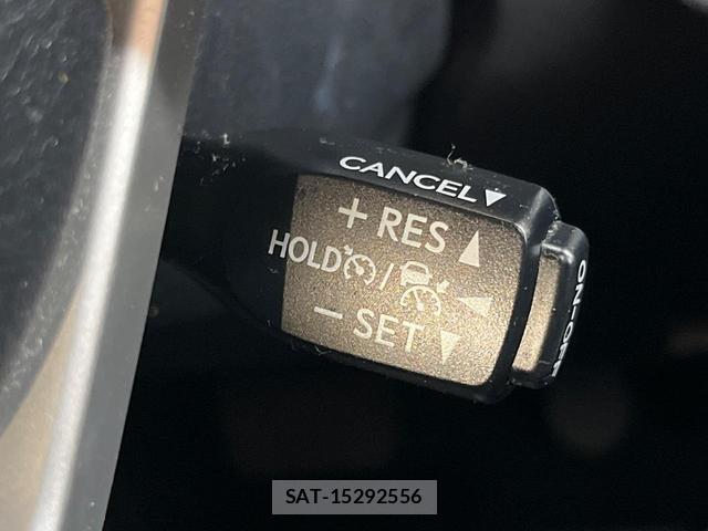 Toyota HILUX 2023-08 8730623-5