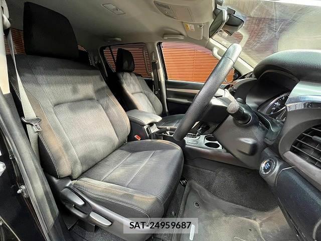 Toyota HILUX 2020-11 8730870-10