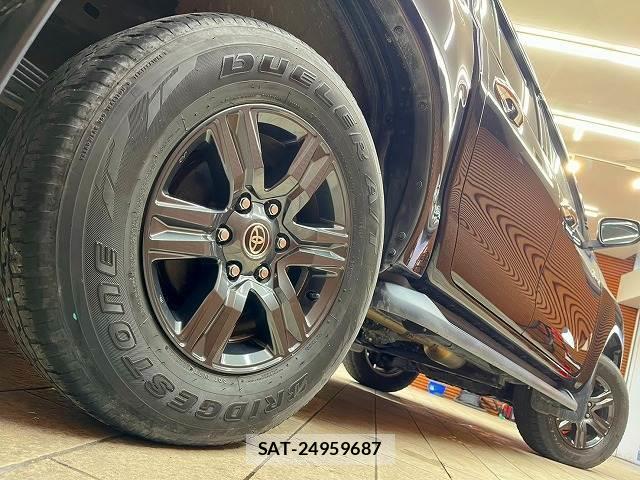 Toyota HILUX 2020-11 8730870-18