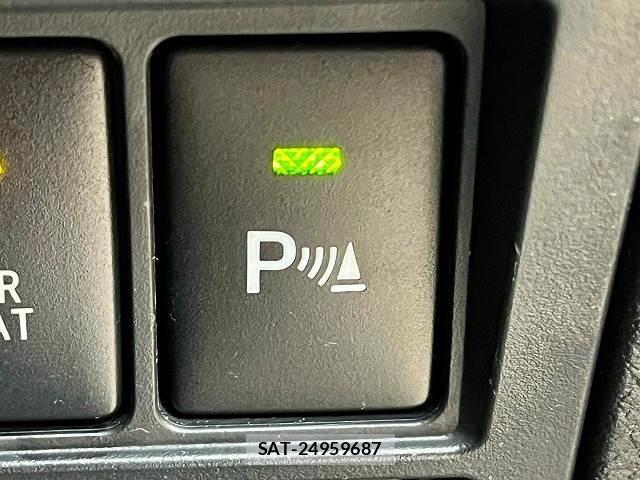 Toyota HILUX 2020-11 8730870-8