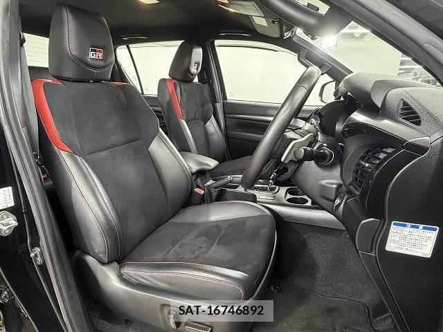 Toyota HILUX 2022-02 8731402-10
