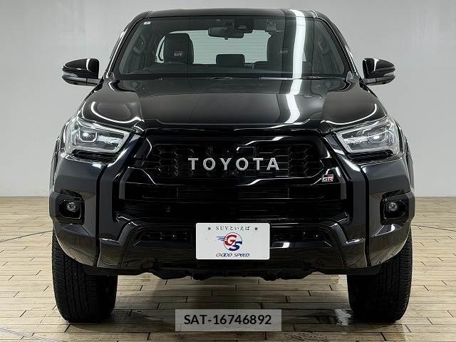 Toyota HILUX 2022-02 8731402-14