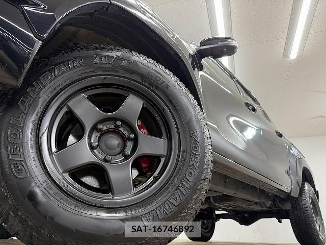 Toyota HILUX 2022-02 8731402-19