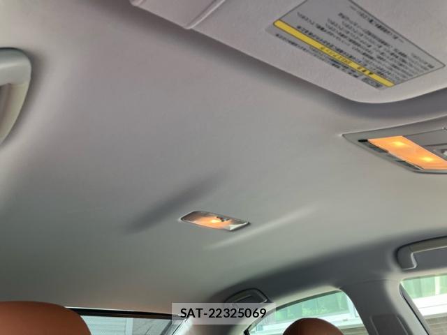 Lexus HS 2010-02 8727144-14