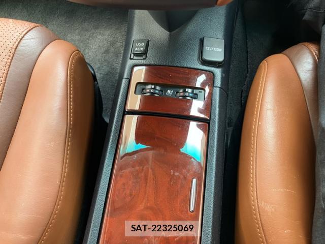 Lexus HS 2010-02 8727144-17