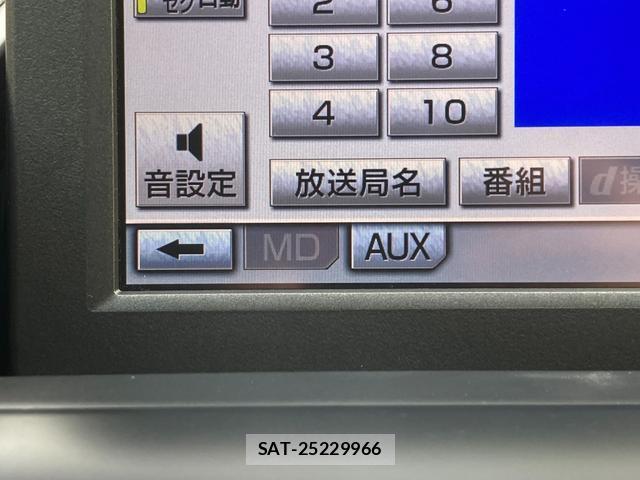Lexus HS 2010-08 8728229-14