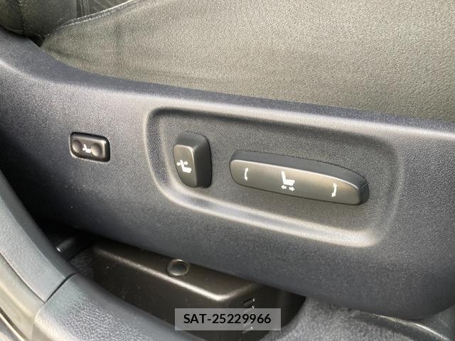 Lexus HS 2010-08 8728229-17