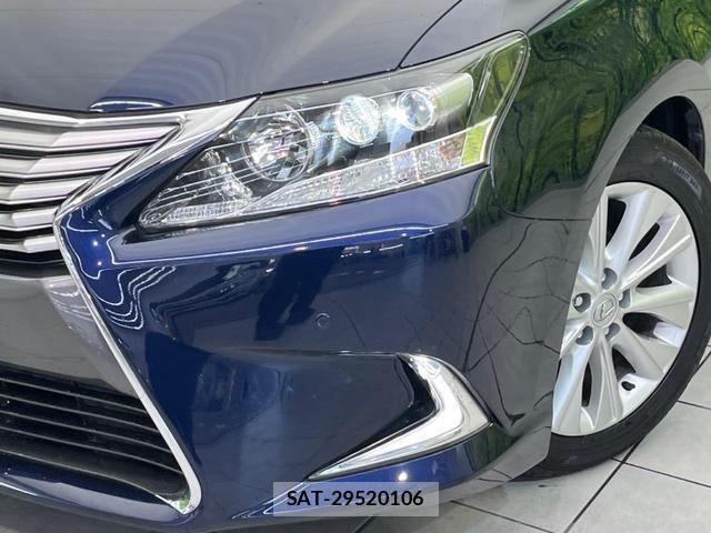 Lexus HS 2017-05 8728410-11